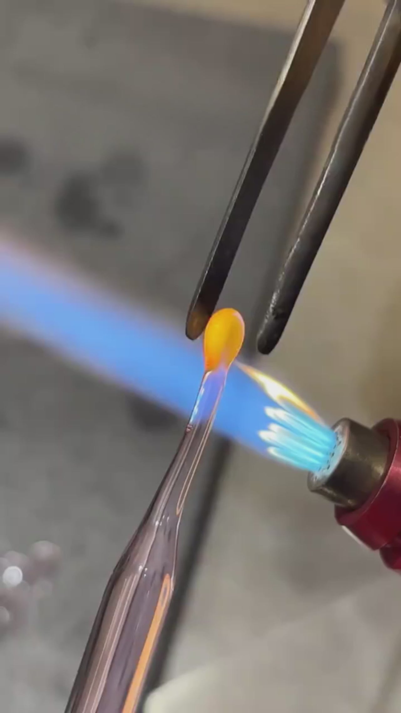 Mini Glass Flower Bouquet – Handcrafted Borosilicate Figurine | Tiny Glass Flower Sculpture, Vase Optional | Home Decor Gift for Her & Mom